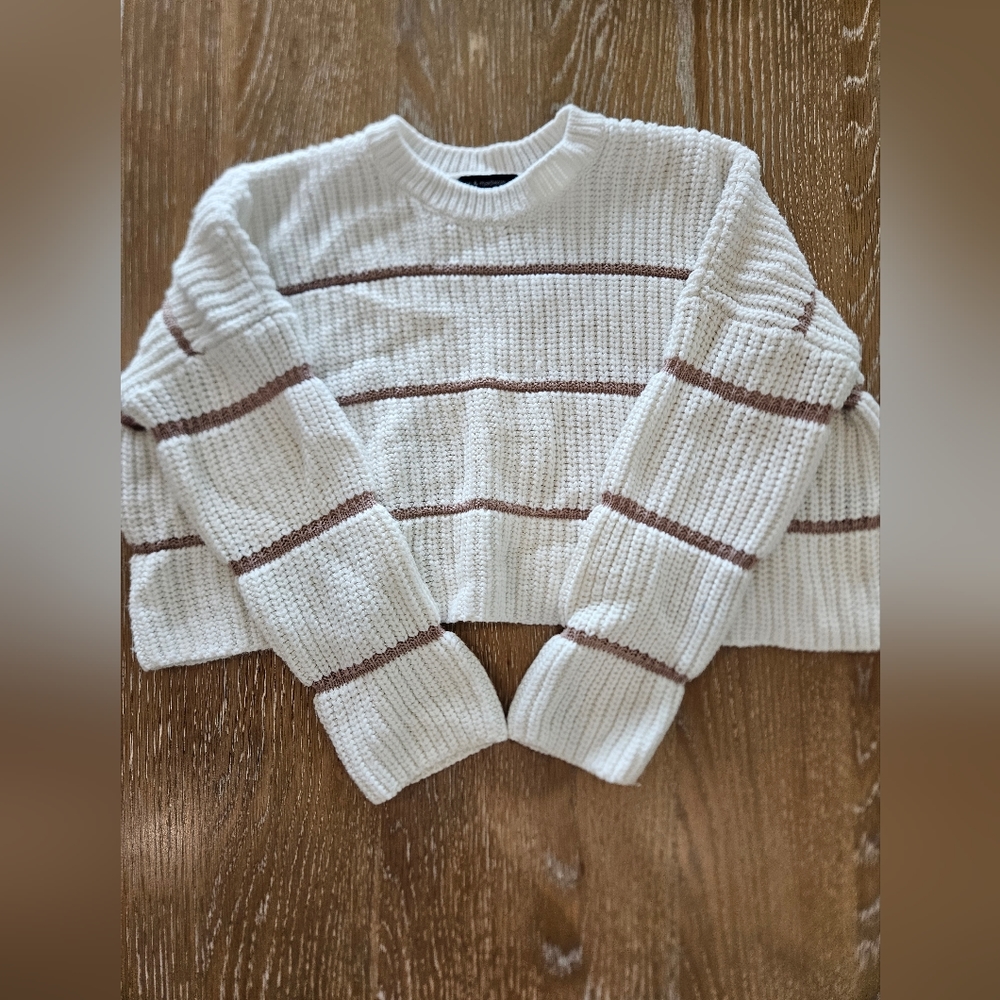 Moon & Madison sweater